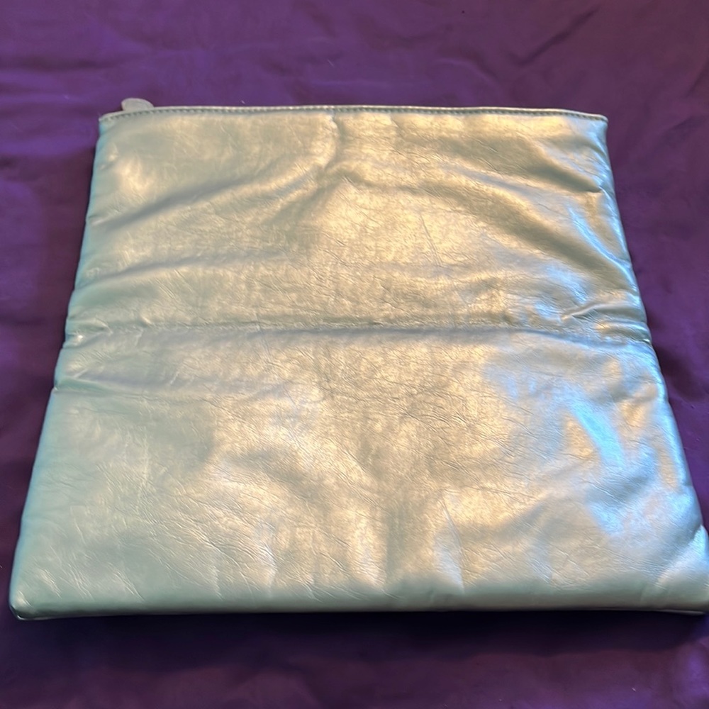 Versatile Clutch/Bag. - image 2